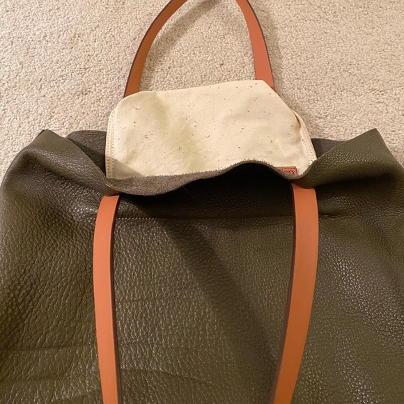GAP Leather Tote - Picture 4 of 10